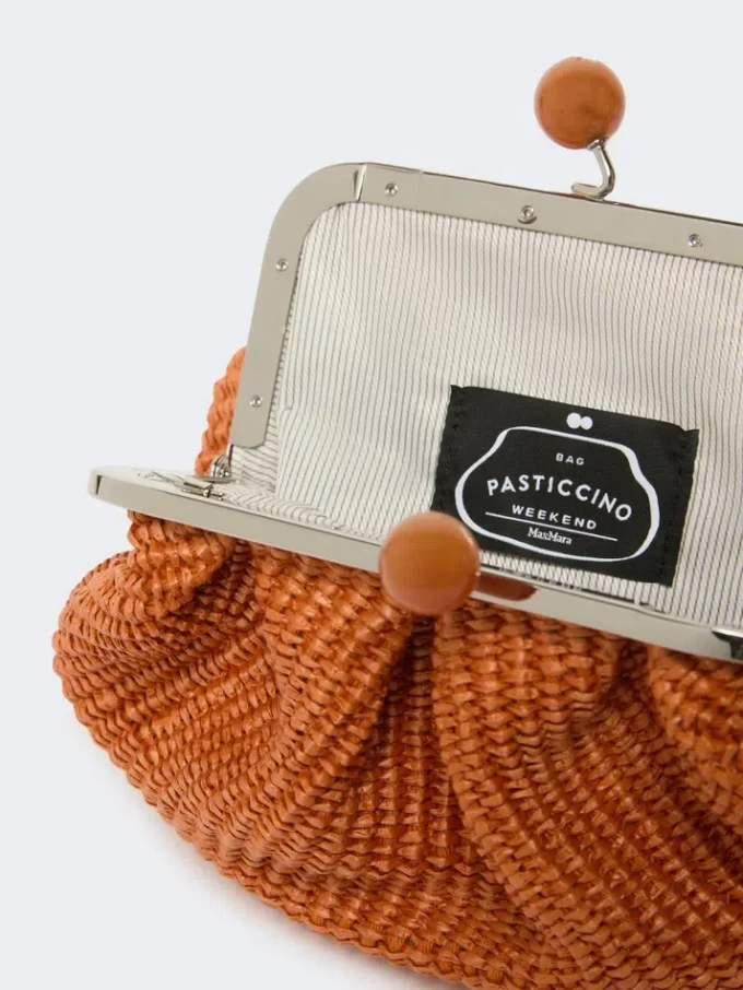 Kleine pasticcino-tas met raffia-effect, zalmkleurig Kleine pasticcino-tas met raffia-effect, zalmkleurig