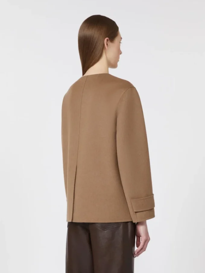 Kort jasje van wollen broadcloth, camel
