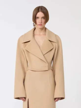 Korte bovenkleding van Pure Wool, karamel