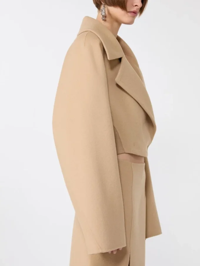 Korte bovenkleding van Pure Wool, karamel Korte bovenkleding van Pure Wool, karamel
