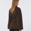 Korte jas van Pure Wool met dubbele rij knopen, chocoladebruin Korte jas van Pure Wool met dubbele rij knopen, chocoladebruin
