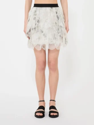 Korte rok met bloemblaadjes van bedrukte organza, parelgrijs