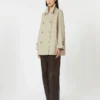 Korte, waterafstotende trenchcoat van twill, zandkleur Korte, waterafstotende trenchcoat van twill, zandkleur