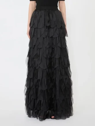 lange rok met bloemblaadjes van zijden organza zwart 2 330x440 - Lange rok met bloemblaadjes van zijden organza, zwart