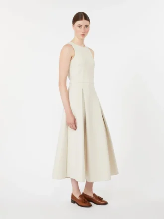 Lange uitlopende jurk van scuba-jersey, beige Lange uitlopende jurk van scuba-jersey, beige