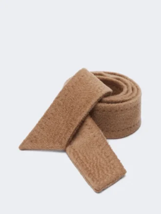 Manuela-riem, camel
