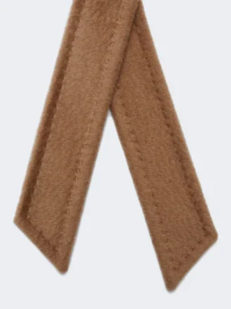 Manuela-riem, camel