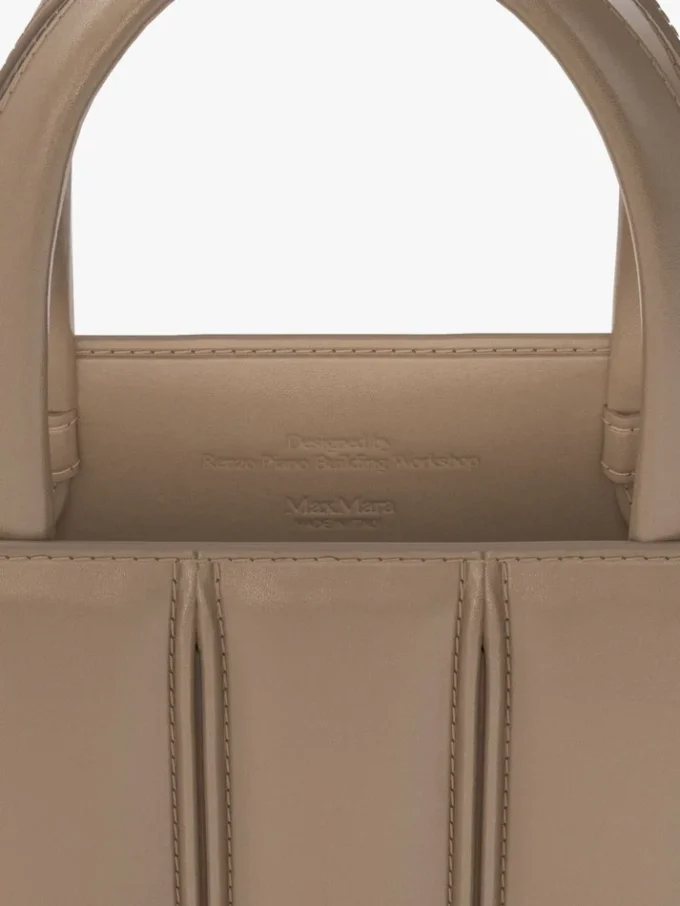 Max Mara Whitney-tas 4 – klein, naturel Max Mara Whitney-tas 4 – klein, naturel