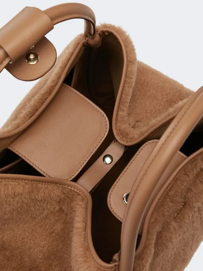 Medium marine tas van teddy-stof, camel Medium marine tas van teddy-stof, camel