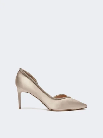 Met kristallen versierde satijnen pumps, kleur nude