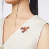 Metalen broche met strass-steentjes, donkerrood Metalen broche met strass-steentjes, donkerrood