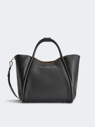 Middelgrote leren tas in marineblauw, zwart