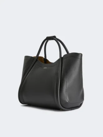 Middelgrote leren tas in marineblauw, zwart