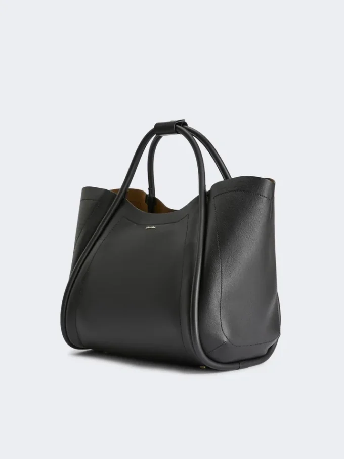 Middelgrote leren tas in marineblauw, zwart Middelgrote leren tas in marineblauw, zwart
