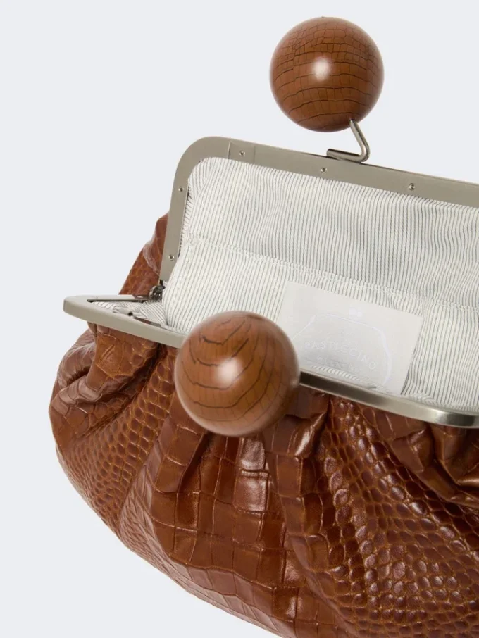 Middelgrote Pasticcino-tas van leer met krokodillenprint, roodbruin