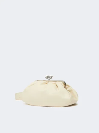 Middelgrote Pasticcino-tas van schapenleer, ivoorkleurig