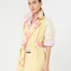 Midi-trenchcoat van waterafstotende gabardine met patroon, geel Midi-trenchcoat van waterafstotende gabardine met patroon, geel