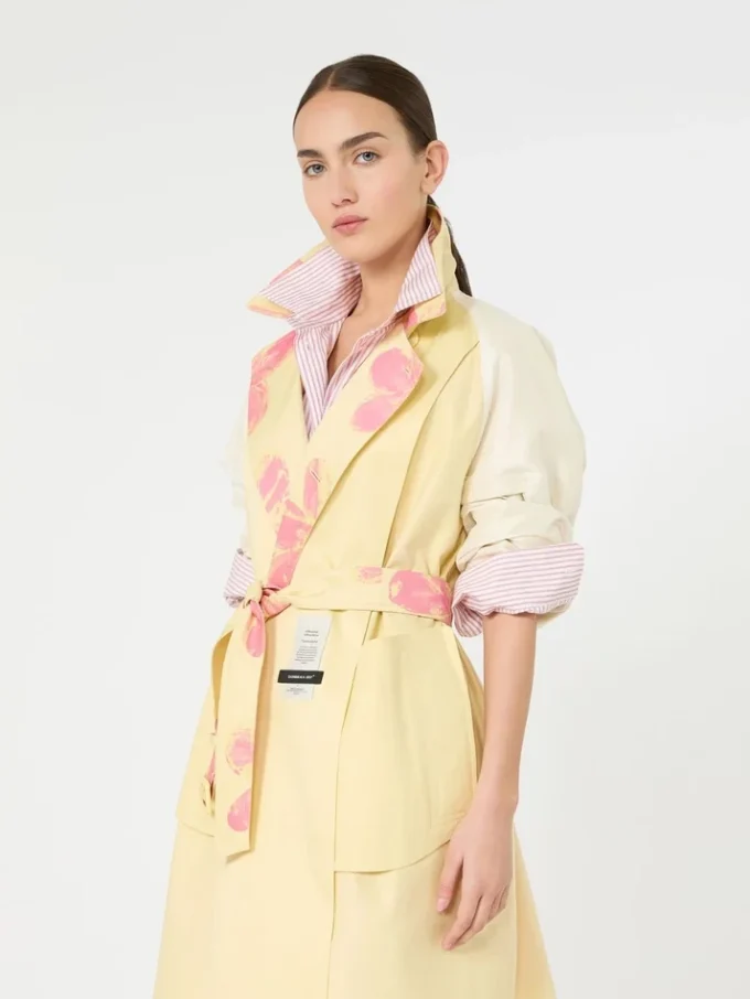 Midi-trenchcoat van waterafstotende gabardine met patroon, geel Midi-trenchcoat van waterafstotende gabardine met patroon, geel