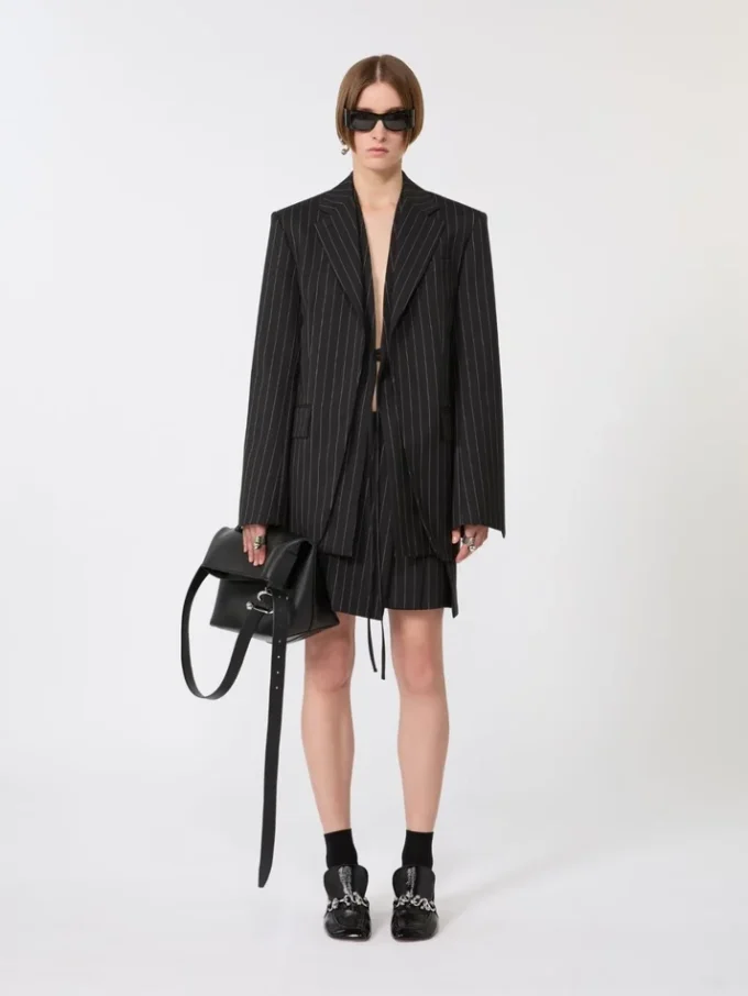 Getailleerde blazer van gabardine met krijtstreep, zwart Getailleerde blazer van gabardine met krijtstreep, zwart
