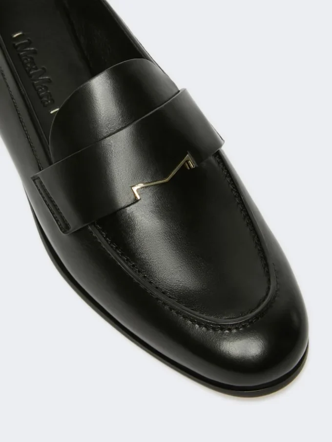 Mocassins van halfglanzend leer, zwart Mocassins van halfglanzend leer, zwart