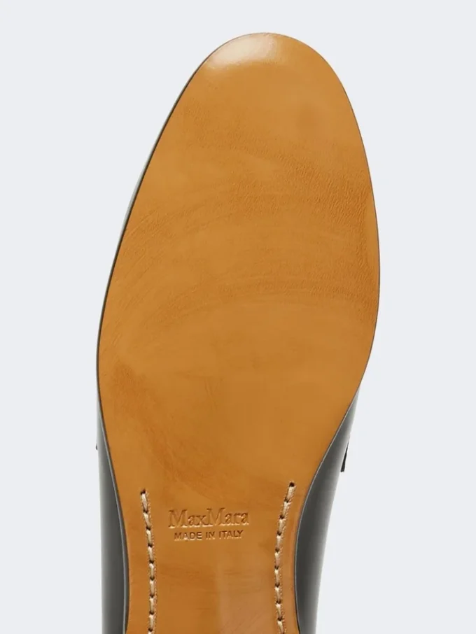 Mocassins van halfglanzend leer, zwart Mocassins van halfglanzend leer, zwart