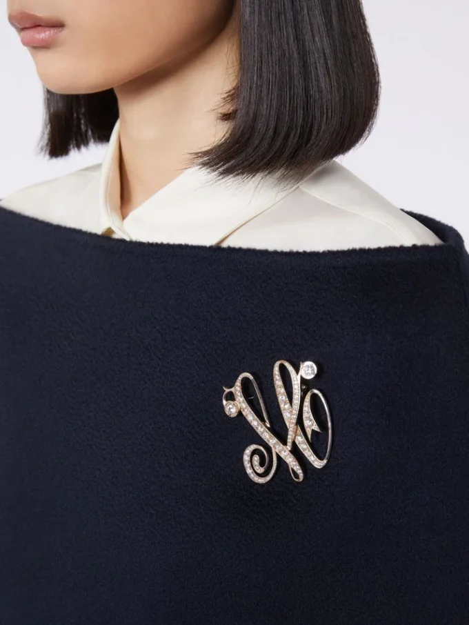 Monogrambroche met strass, ivoorkleurig Monogrambroche met strass, ivoorkleurig