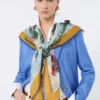 Oversized sjaal van bedrukte zijde en wol, mosterdkleurig