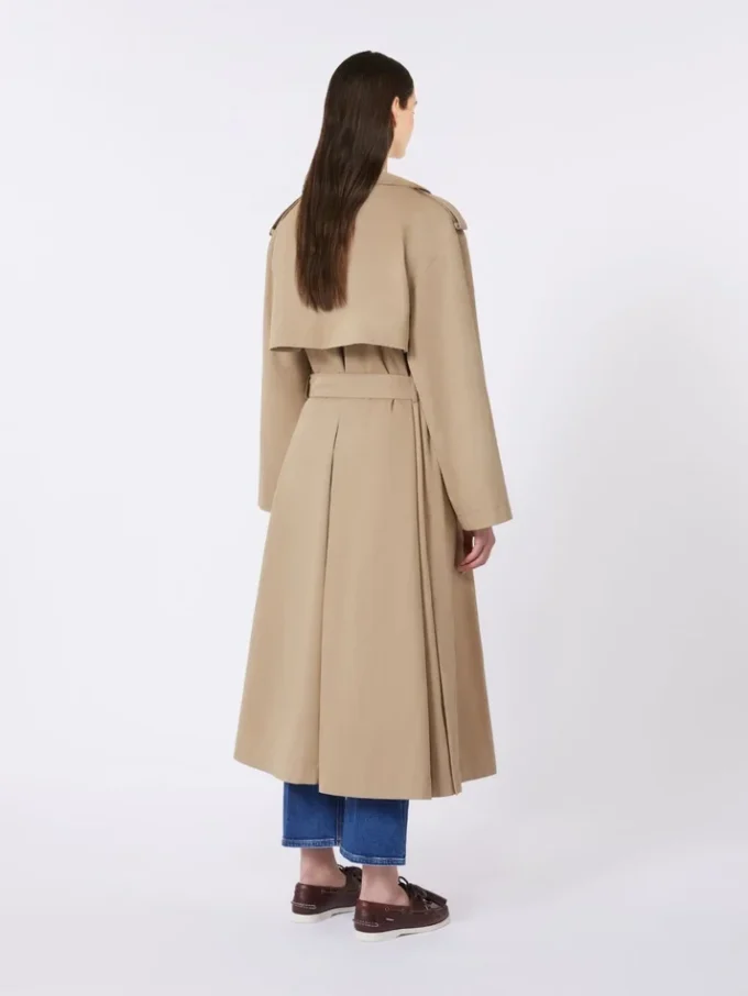 Soepelvallende trenchcoat van katoen en nylon, hazelnootbruin Soepelvallende trenchcoat van katoen en nylon, hazelnootbruin