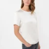 T-shirt van satijn en jersey, ecru T-shirt van satijn en jersey, ecru