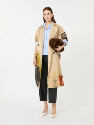 Trenchcoat van waterafstotende gabardine met patroon, in de stijl van leer