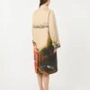 Trenchcoat van waterafstotende gabardine met patroon, in de stijl van leer Trenchcoat van waterafstotende gabardine met patroon, in de stijl van leer