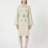 Trenchcoat van waterafstotende twill met dubbele rij knopen, naturel Trenchcoat van waterafstotende twill met dubbele rij knopen, naturel