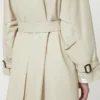 Trenchcoat van waterafstotende twill met dubbele rij knopen, naturel Trenchcoat van waterafstotende twill met dubbele rij knopen, naturel
