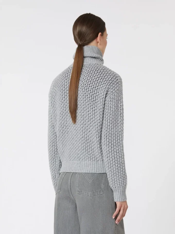 Trui van wol, kasjmier en lurex, lichtgrijs Trui van wol, kasjmier en lurex, lichtgrijs