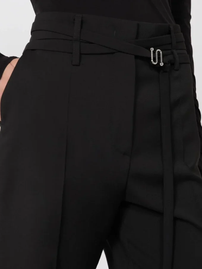 Uitlopende broek van stretchwol, zwart Uitlopende broek van stretchwol, zwart
