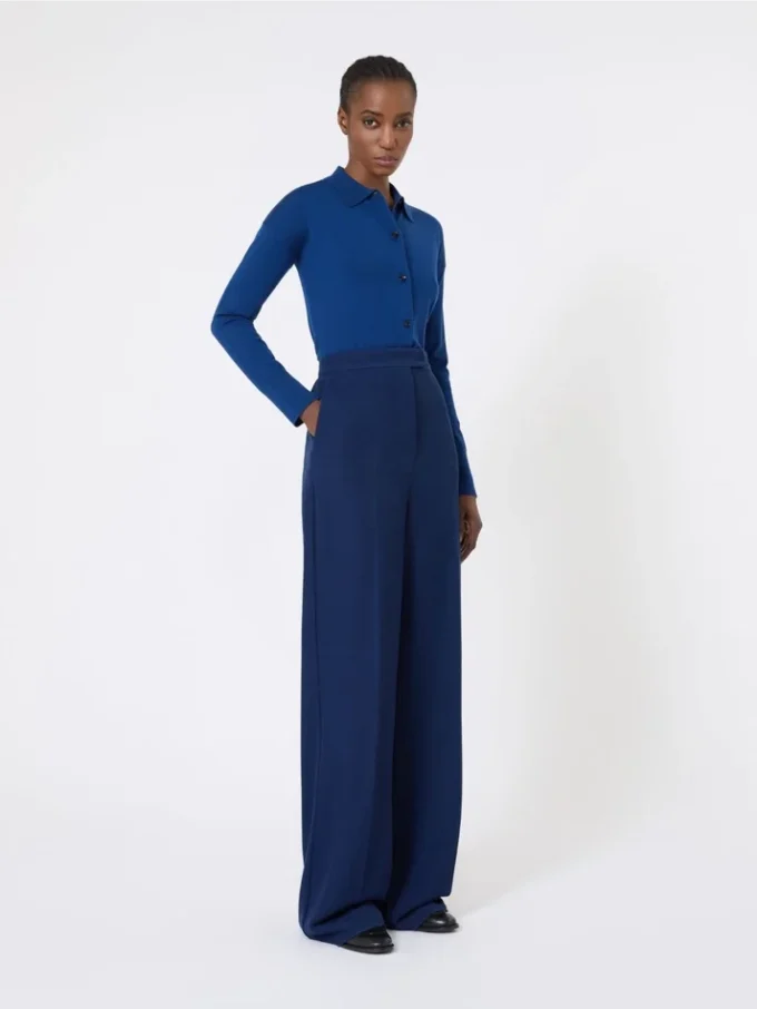 Vrouwelijk wollen vest, china blue Vrouwelijk wollen vest, china blue