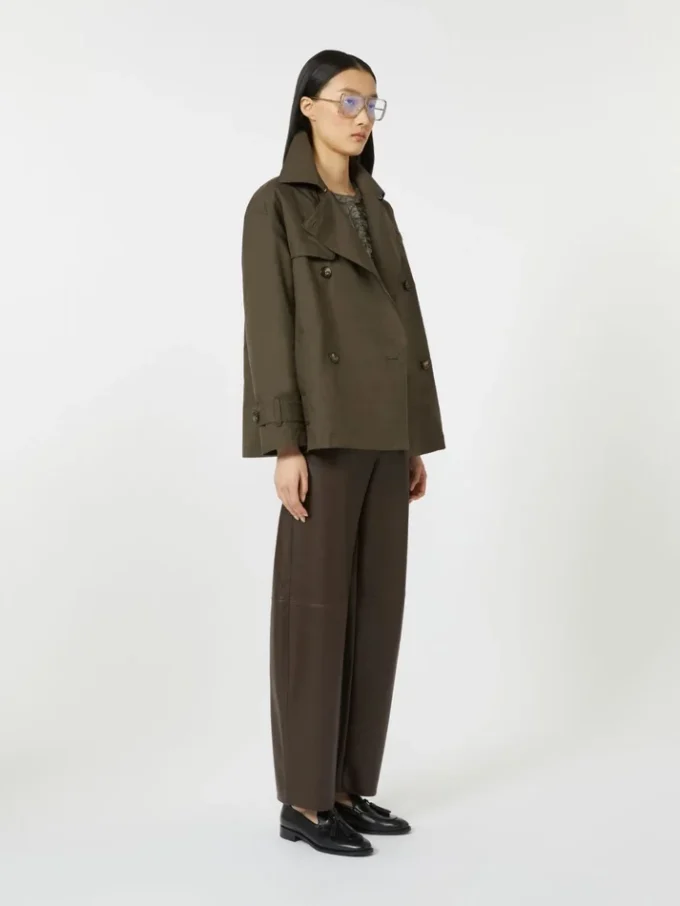 Waterafstotende katoenen trenchcoat met dubbele rij knopen, groen Waterafstotende katoenen trenchcoat met dubbele rij knopen, groen