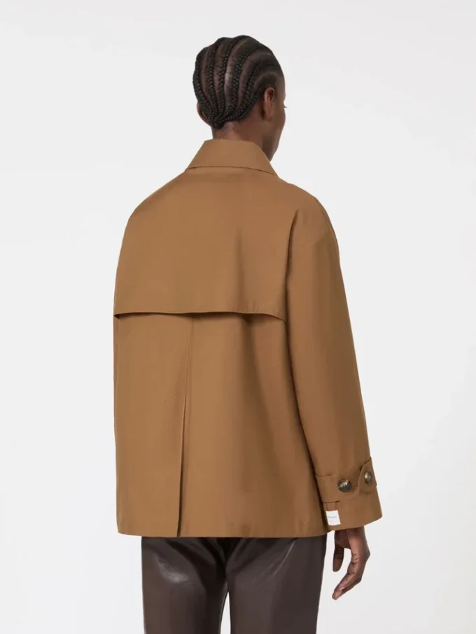 Waterafstotende katoenen trenchcoat met dubbele rij knopen, tabakskleur Waterafstotende katoenen trenchcoat met dubbele rij knopen, tabakskleur
