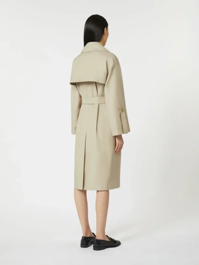 Waterafstotende trenchcoat met riem, zandkleurig Waterafstotende trenchcoat met riem, zandkleurig