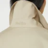 Waterafstotende trenchcoat met riem, zandkleurig Waterafstotende trenchcoat met riem, zandkleurig