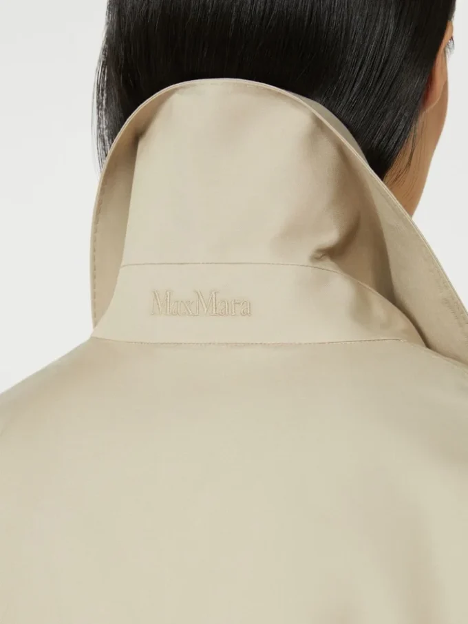 Waterafstotende trenchcoat met riem, zandkleurig Waterafstotende trenchcoat met riem, zandkleurig