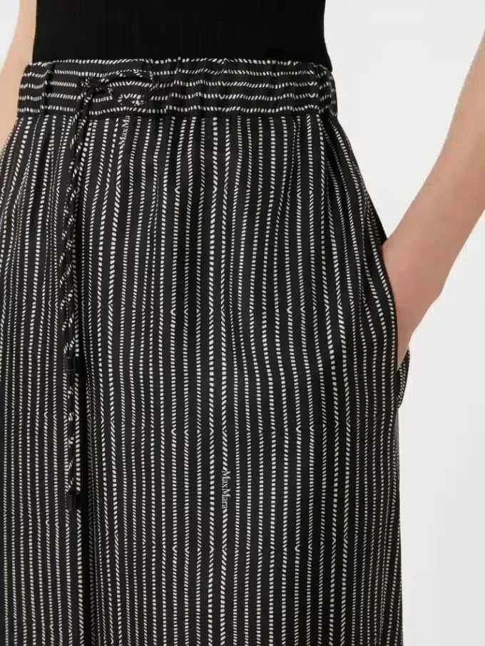 Wijde zijden broek met print, zwart-wit Wijde zijden broek met print, zwart-wit