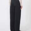 Wijdvallende broek van katoensatijn, marineblauw Wijdvallende broek van katoensatijn, marineblauw