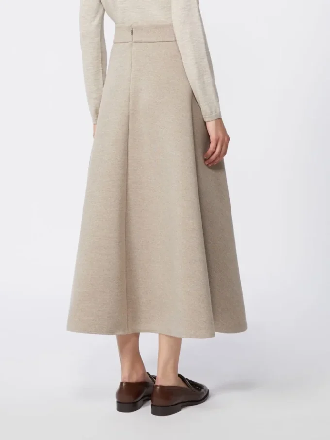Wijdvallende rok van technische wol, zandkleur