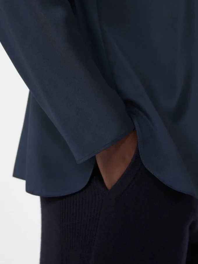 Zijden crêpe de chine blouse, ultramarijn Zijden crêpe de chine blouse, ultramarijn
