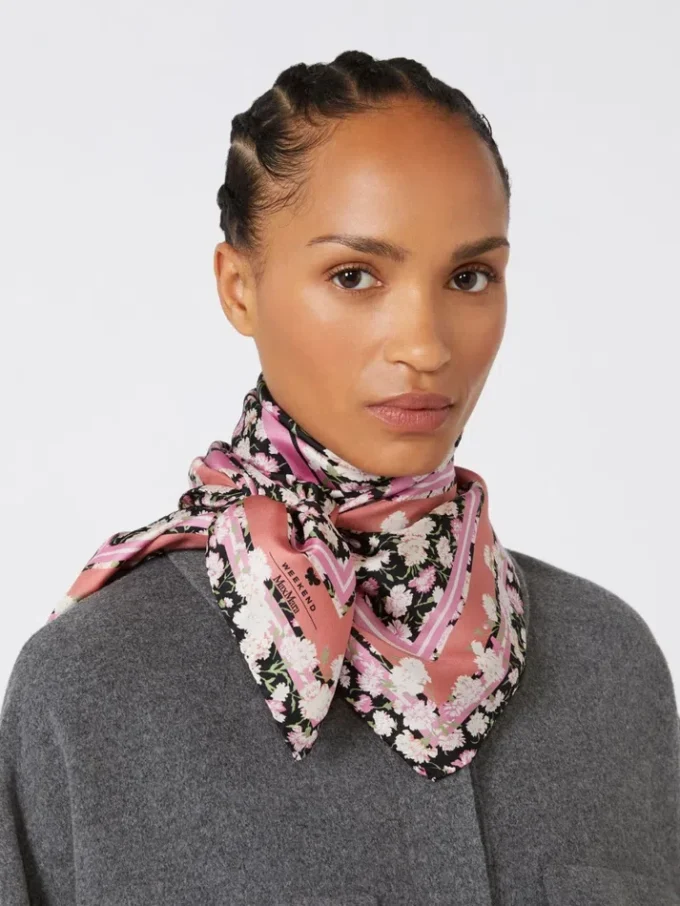 Zijden twill foulard met patroon, roze Zijden twill foulard met patroon, roze